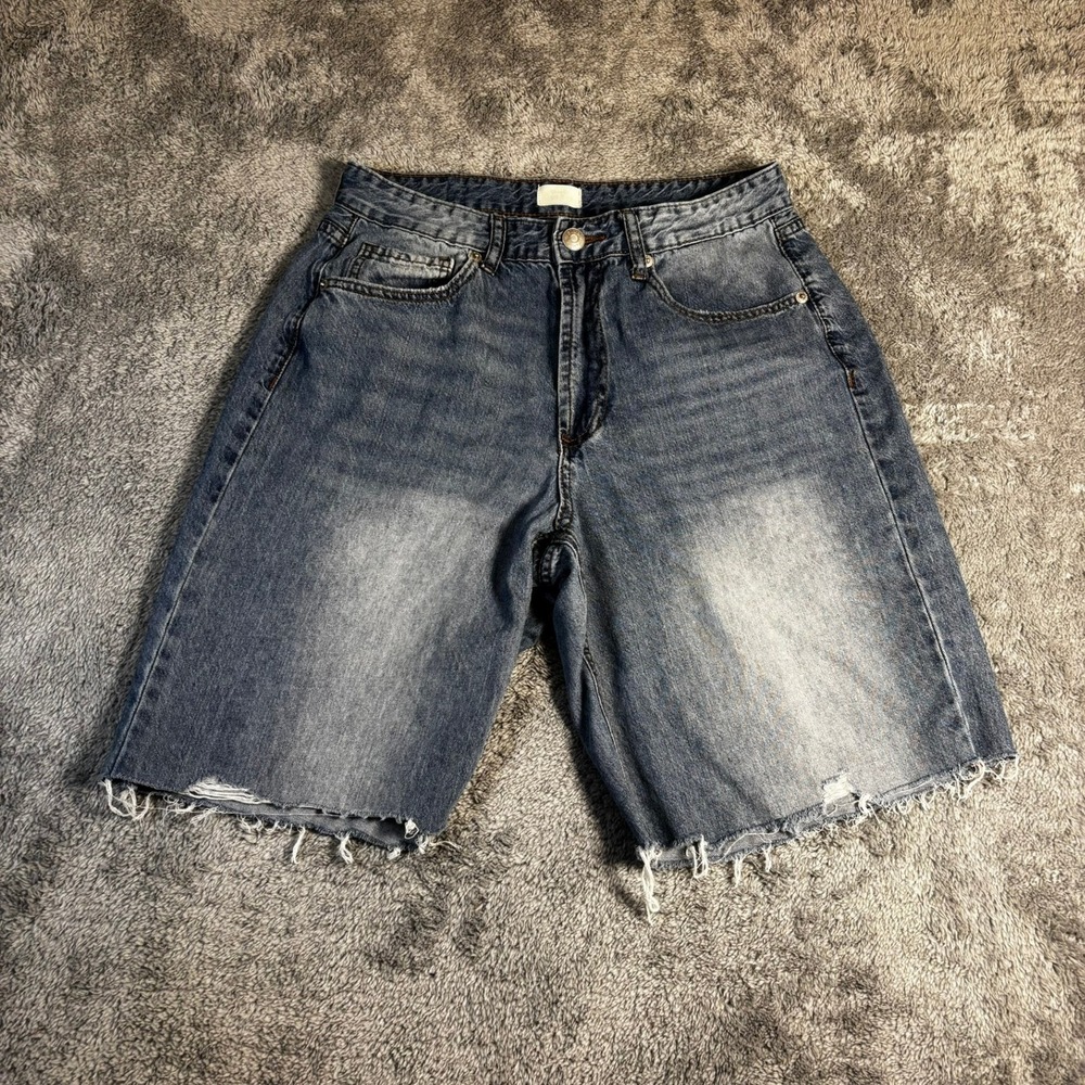 Simple Society High Waisted Bermuda Denim Shorts Medium Wash Raw Hem Size 5/27